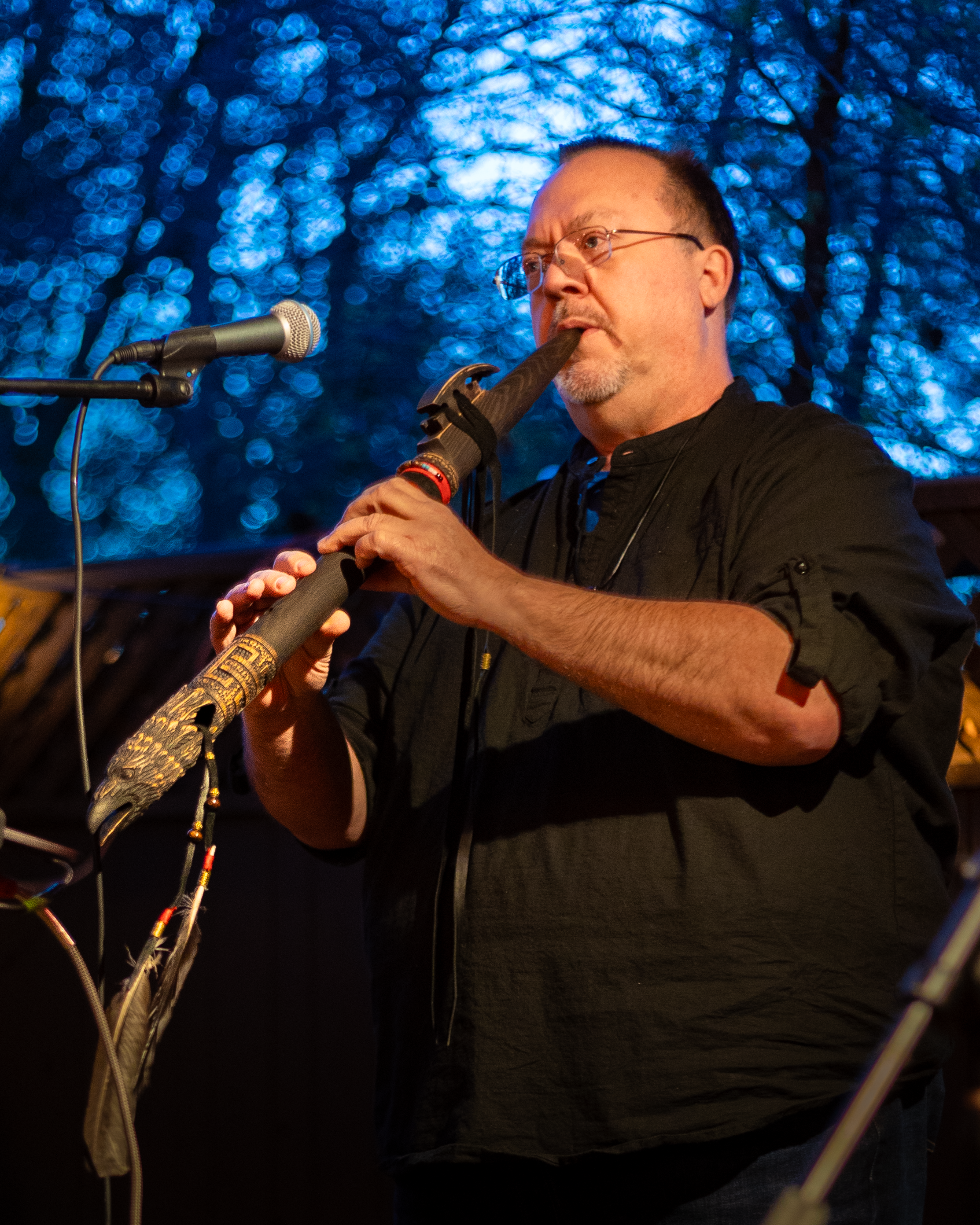 _I8A6483-e Bryan Quinn and his raven flute performing live